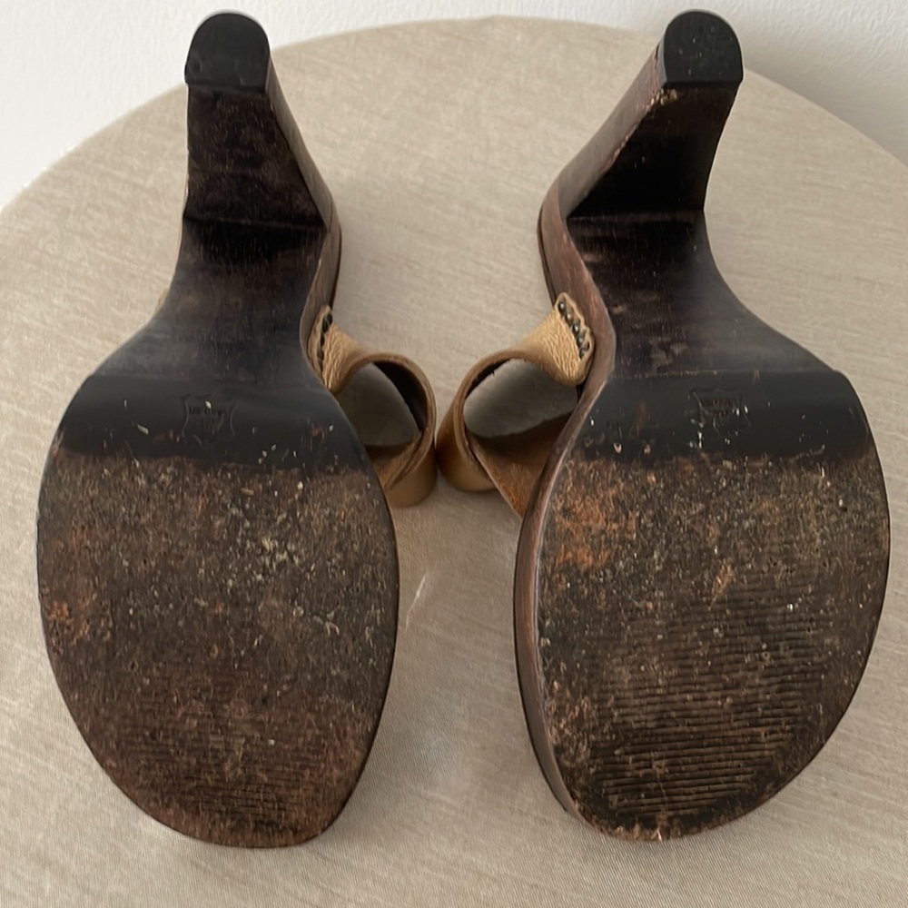 Trendy wood platform sandals from Michael Kors - Picture 4 of 4